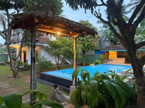 Hide Inn Unawatuna